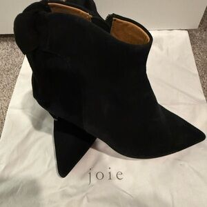 NEW-Joie suede black ankle booties